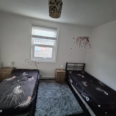 We Rise By Lifting Others * 요크