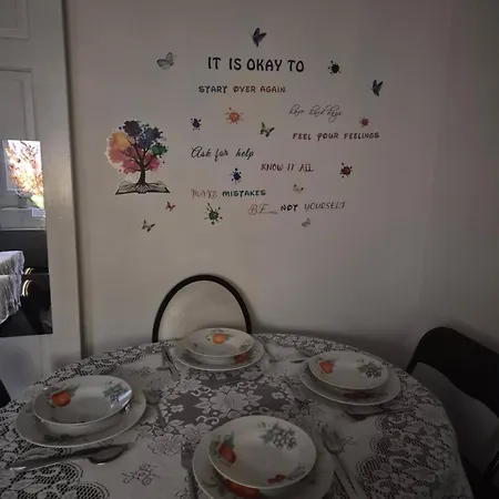 게스트하우스 We Rise By Lifting Others