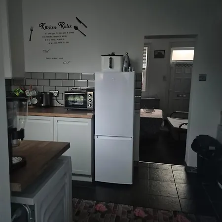 We Rise By Lifting Others * 요크