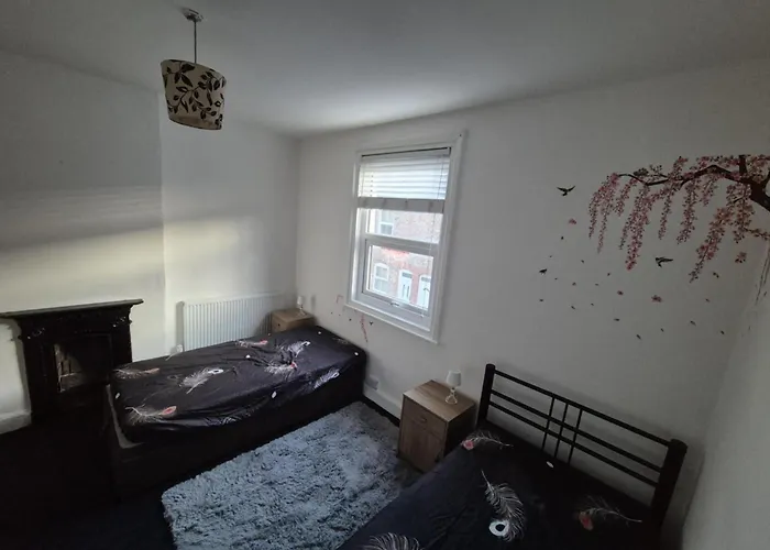 We Rise By Lifting Others * 约克